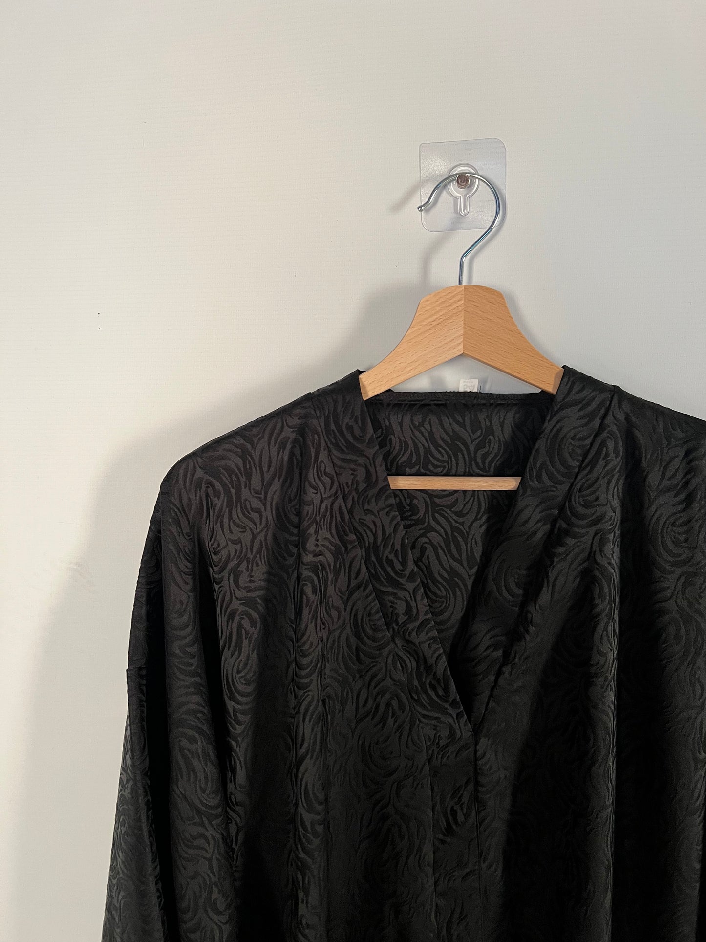 RAHYNAHA – Abaya Noire Élégance Sombre